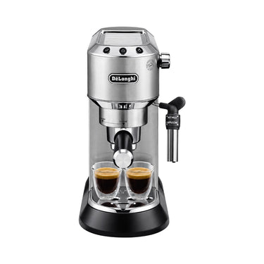 Vista frontal de la cafetera semiautomática Delonghi Dedica Style color plata
