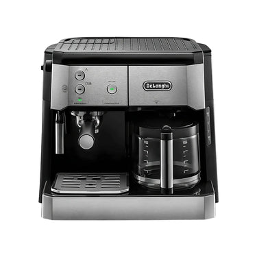 Vista frontal de la cafetera semiautomática Delonghi La Combi